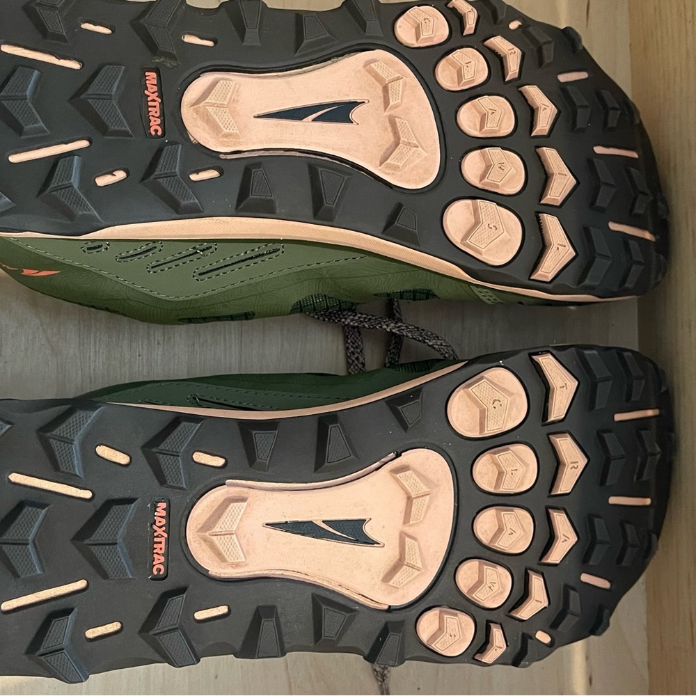 Altra lone Peak Maxtrac Green and Pink Women's Sneakers - Picture 4 of 5